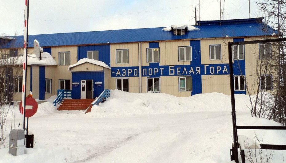 Утечка масла в двигателе вынудила экипаж самолета «Полярных авиалиний» вернуться в аэропорт «Белая гора»