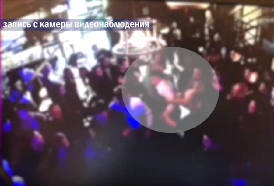 «Один из задержанных был отпущен»: полиция Якутска прокомментировала массовую драку в баре «Крыша»