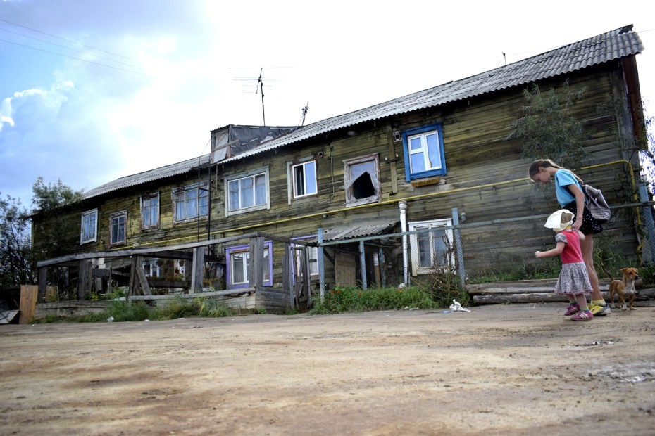 По поручению Ил Дархана: свыше ста «деревяшек» в Якутске останутся без ремонта
