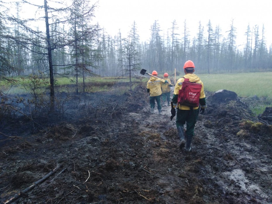 В Якутии  ведутся работы по тушению четырех лесных пожаров