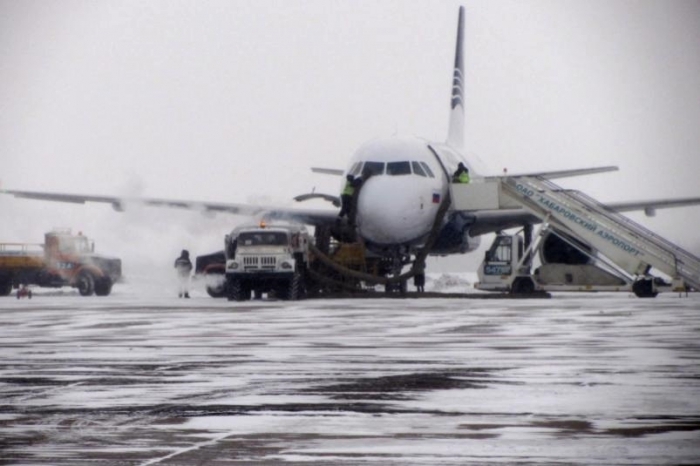 Летевший за пострадавшими в Анадыре детьми самолет МЧС сел в Якутске из-за шторма