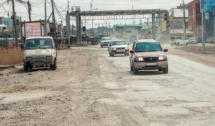 В Якутске начали ремонт улиц, вошедших в «Карту убитых дорог»