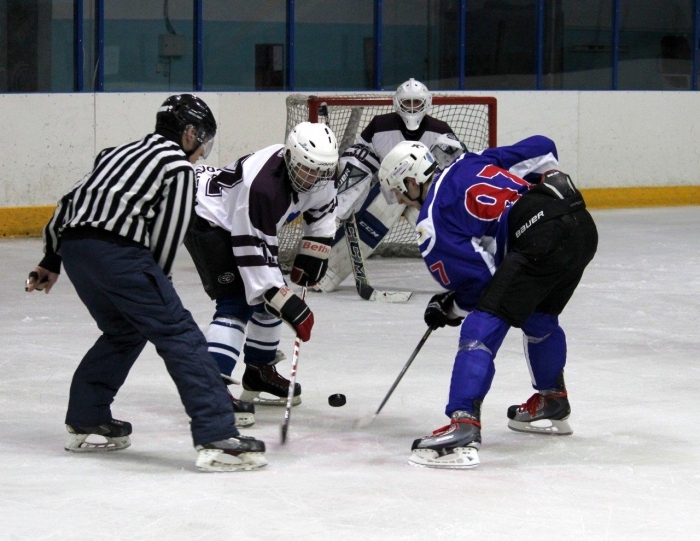 Республиканские хоккейные команды встретились на чемпионате в Якутске