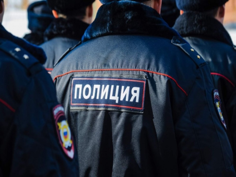 В Якутске полицейскими задержаны двое граждан, находившихся в федеральном розыске