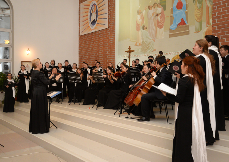 Было не до шуток: «Арко Артико» и Симфонический хор исполнили духовную программу