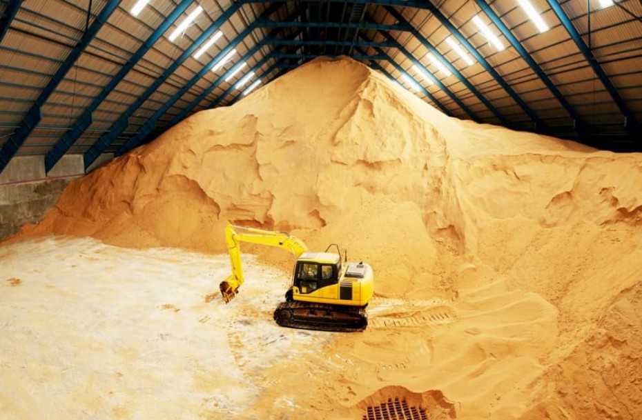 Из-за избытка сахара на рынке пять российских сахарных заводов стали убыточными и остановили работу