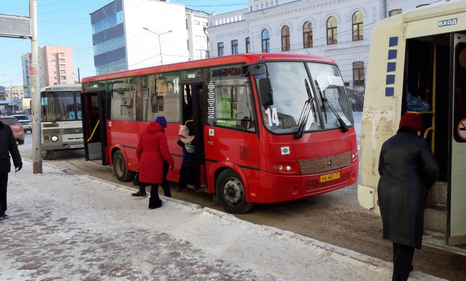 Движение общественного транспорта в Якутске и пригородах на ежедневном контроле городских властей
