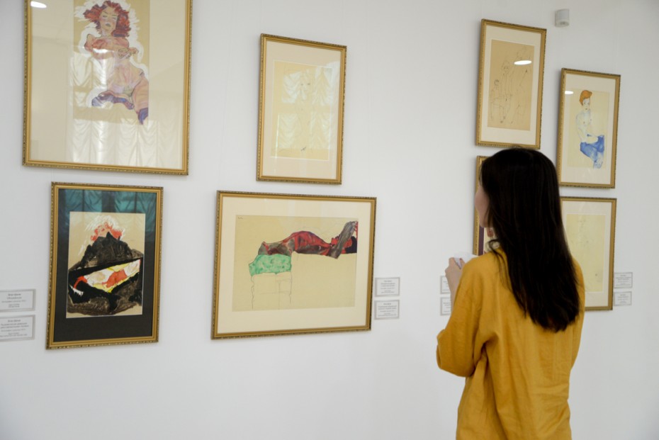 Эротизм Пикассо, Матисса и Шиле: В НХМ открылась откровенная выставка