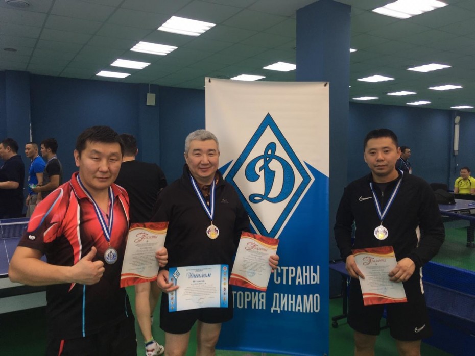 Сотрудники МЧС России попали в тройку сильнейших на соревнованиях по настольному теннису