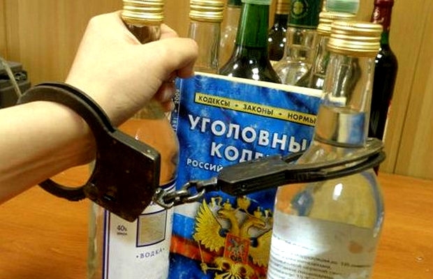 В Среднеколымске у владельца изъято почти тысяча бутылок незаконного спиртного